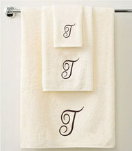 Load image into Gallery viewer, Personalised Towel Gift Set - Brown - Set of 3 QCS
